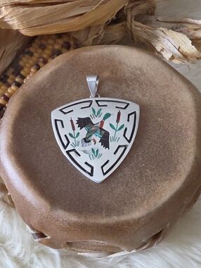 Amazing Native American Zuni Vintage Duck Inlaid Pendant By E & S Guardian 🤎🦆